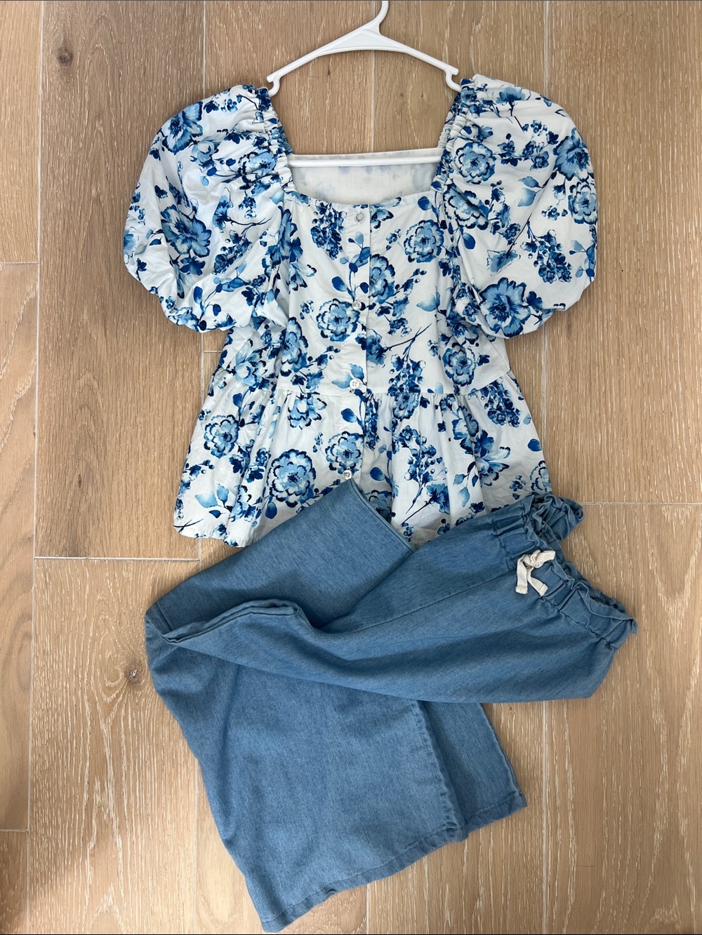 btween White and Blue Floral Puff-Sleeve Matching Set Top and Bottoms